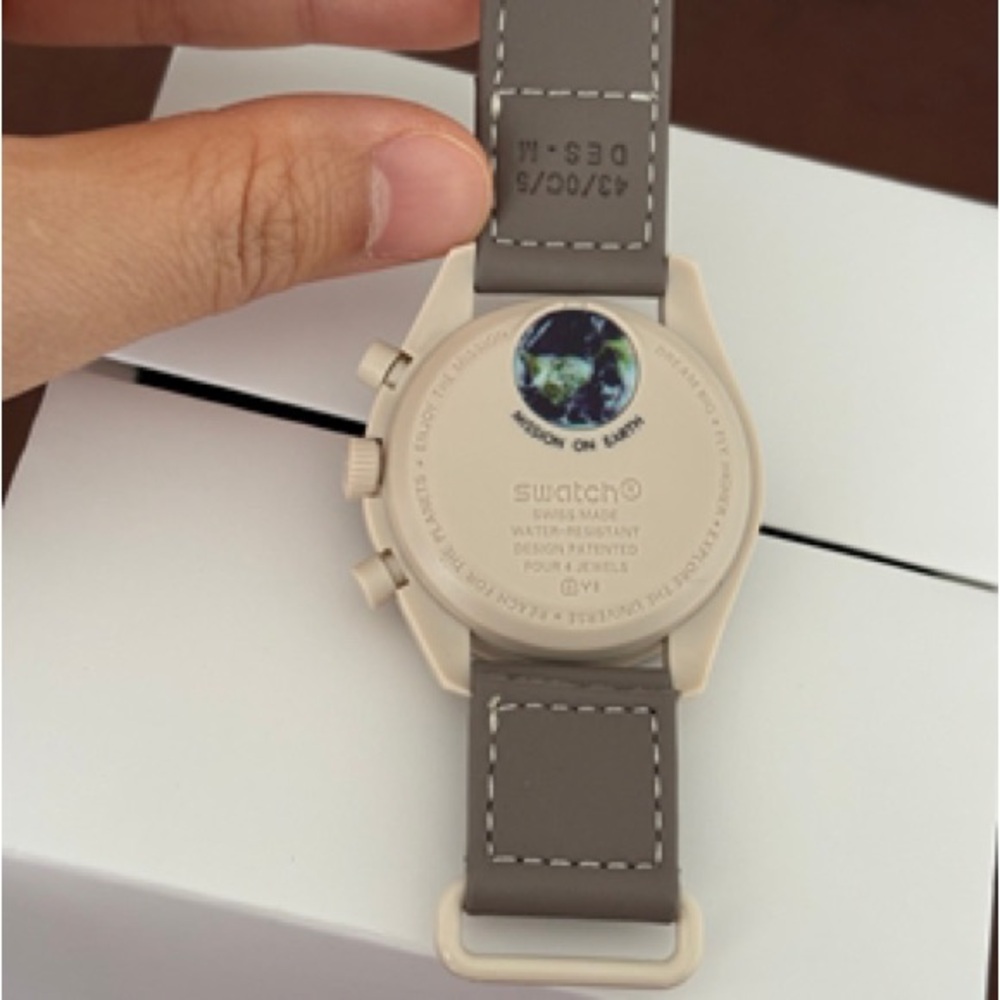Omega battery watch, Earth desert - Picture 6 of 8